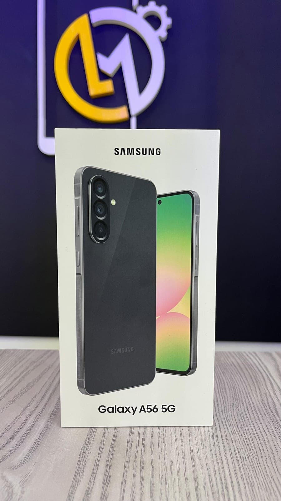 Caja del Samsung Galaxy A56 5G en el local de LM Tecnología