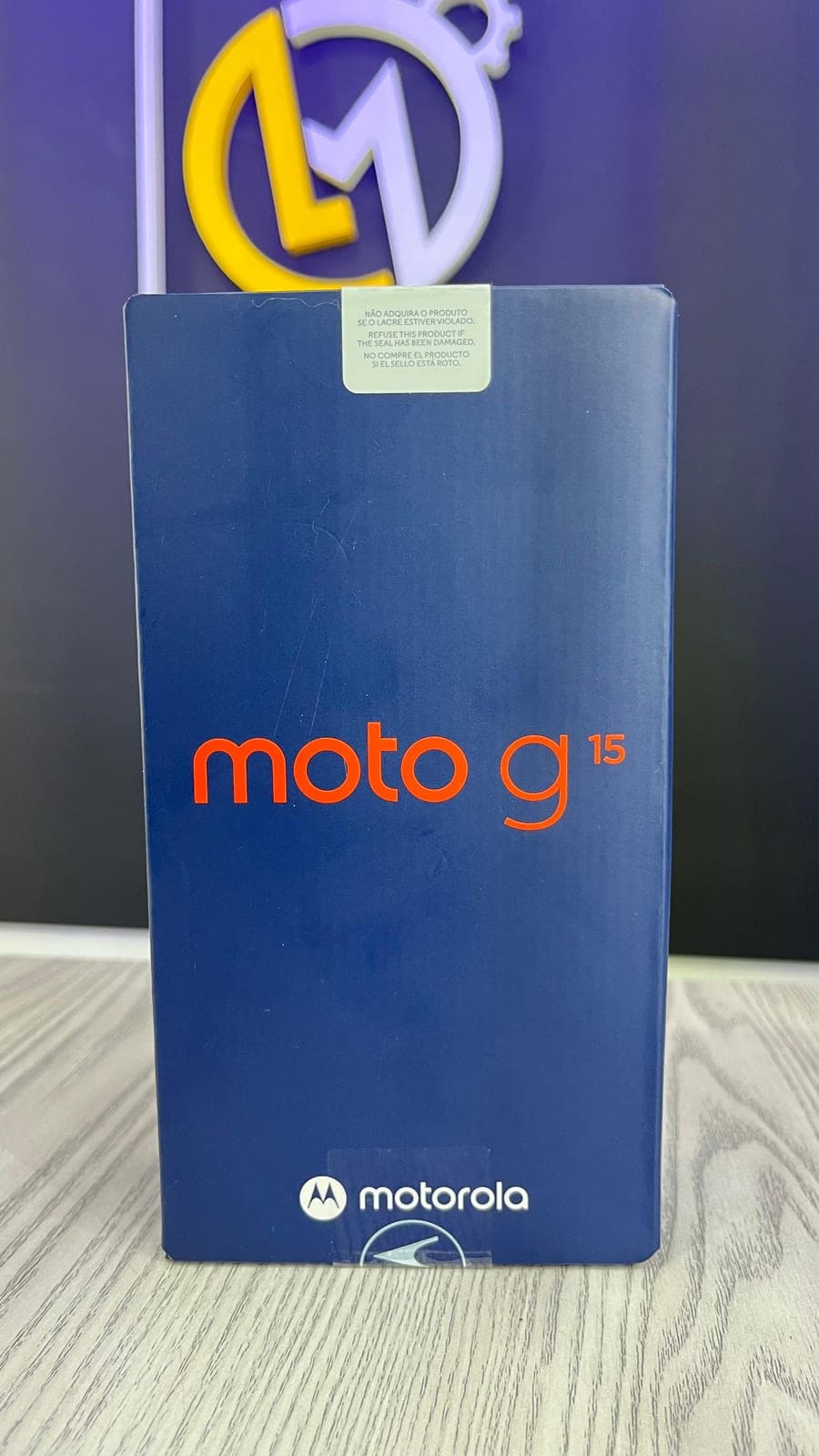 Caja del Motorola Moto G15 en el local de LM Tecnología